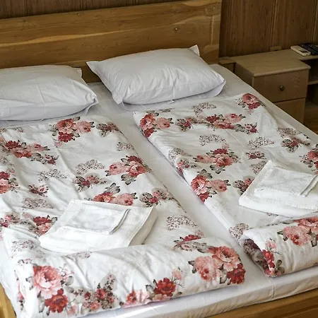 Ray Ot Durvo * Veliko Tărnovo