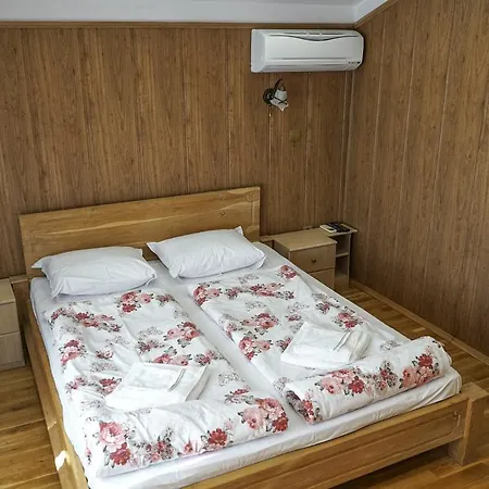 Ray Ot Durvo Appartamento Veliko Tărnovo
